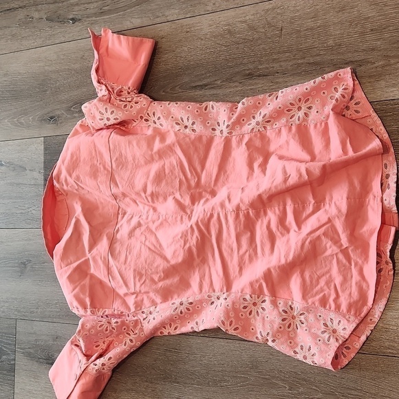 7th Avenue New York Company Button Up Top - Picture 6 of 6